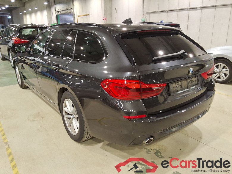 BMW 5 TOURING DIESEL - 2017 520 dA (EU6d-TEMP) #2