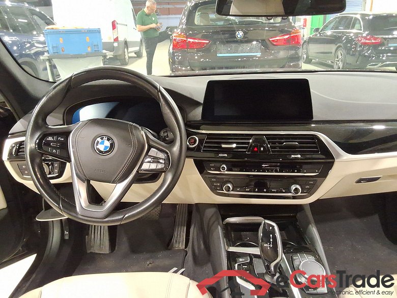 BMW 5 TOURING DIESEL - 2017 520 dA (EU6d-TEMP) #6