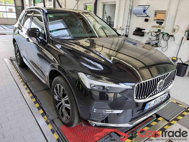 Volvo XC60 (03.2017->) DE - SUV5 B5 (Benzin) 2WD EU6d, Inscription Mild-Hybrid, (Facelift) 2021 - 2022 #2