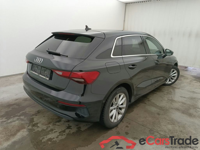 Audi A3 Sportback 2.0 35 TDi 110kW S tronic Business Edit. 5d #2