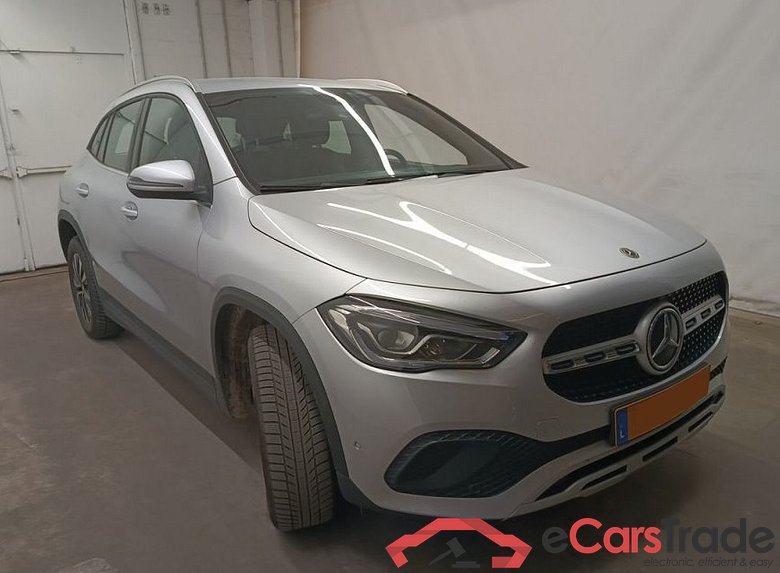 Mercedes GLA 200d Aut. LED-Xenon Widescreen Navi 1/2 Sport-Leather KeylessGo Klima PDC ... #2