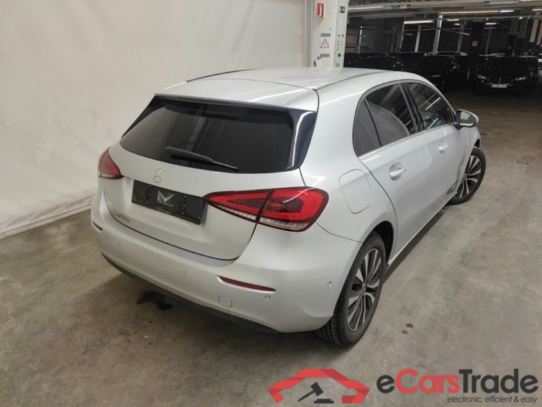 Mercedes-Benz A-Klasse A 250 e Business Solution 5d #2