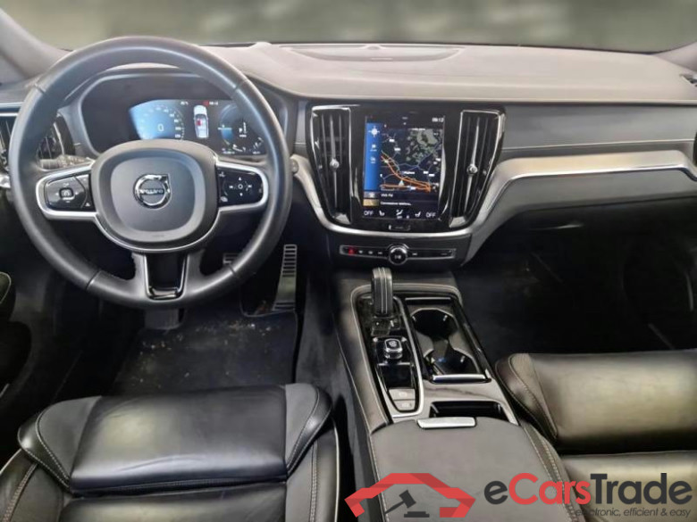 VOLVO V60 / 2019 / 5P / STATION WAGON T8 PLUG-IN AWD AUTOM.RECH.R-DESIGN #3