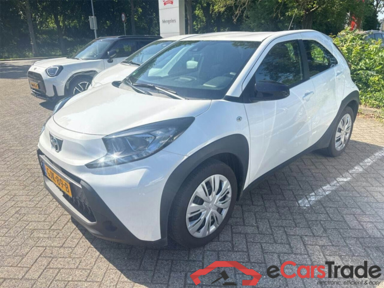 TOYOTA Aygo X 1.0 VVT-i MT Play #1