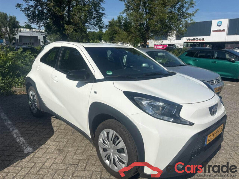 TOYOTA Aygo X 1.0 VVT-i MT Play #2