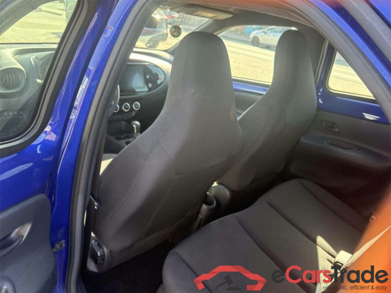 TOYOTA Aygo X 1.0 VVT-i S-CVT Play #5