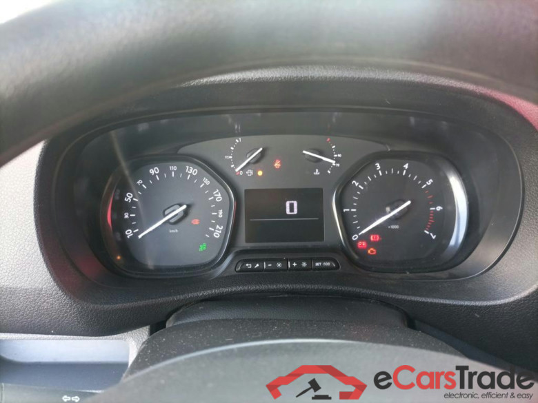 PEUGEOT Expert / 2016 / 4P / furgón Furgón Premium 2.0 BlueHDi 120 Standard #4