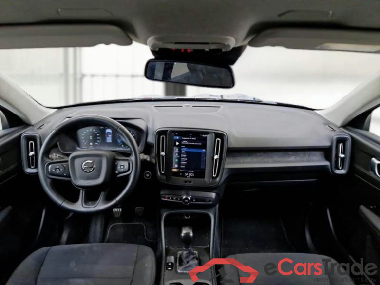 VOLVO XC40 / 2017 / 5P / SUV T2 MOMENTUM CORE #3