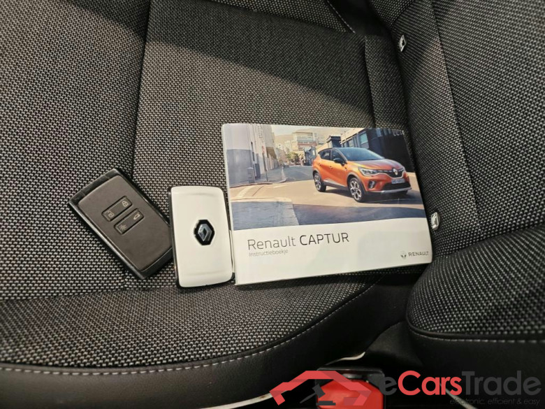 Renault Captur E-TECH Plug-in Hybrid 160 Intens 5d #4