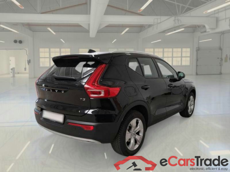 VOLVO XC40 / 2017 / 5P / SUV T3 AUTOMATICO MOMENTUM PRO #2