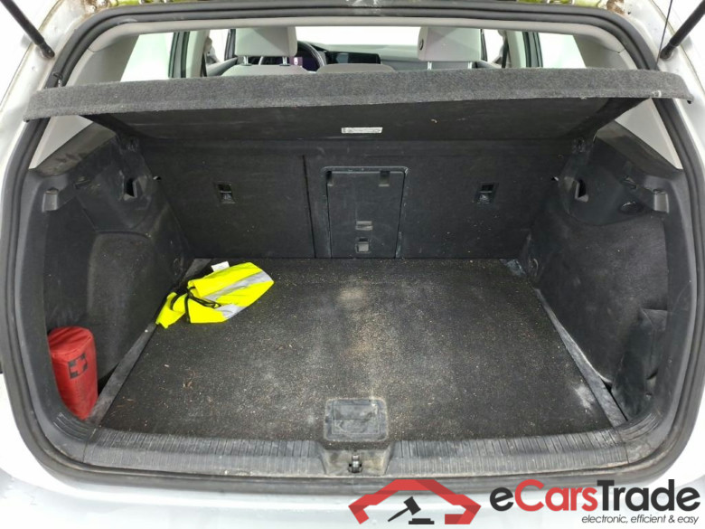 VOLKSWAGEN GOLF 1.5 eTSI 96kW DSG Style 5D #5