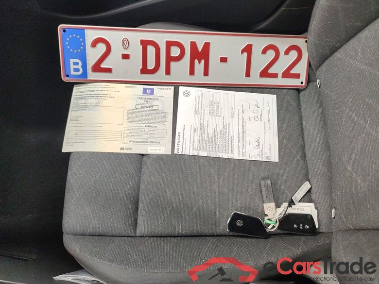Volkswagen Golf VIII 1.0 eTSI 81kW Life DSG 5d #4