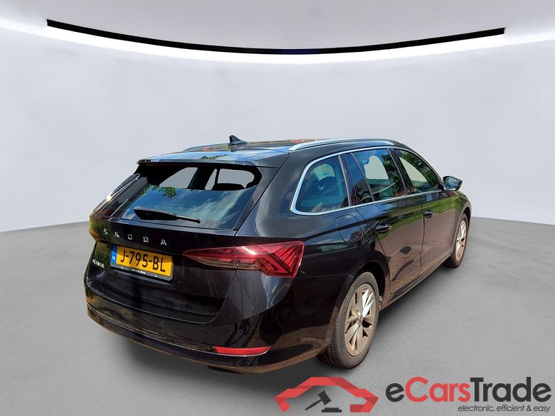 SKODA Octavia Combi 110 kW #5