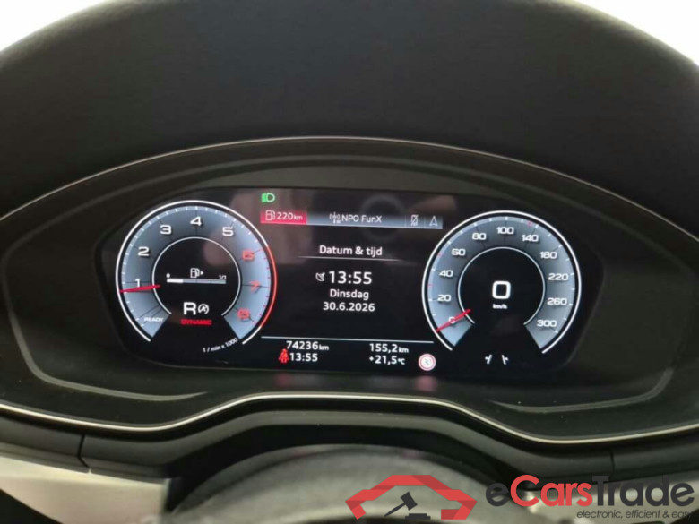 AUDI A4 Avant 40 TFSI S ed comp #4