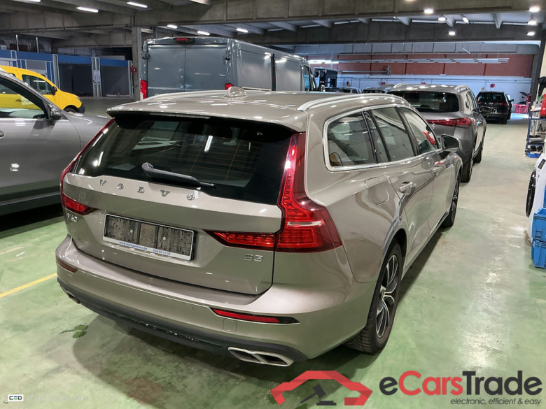 VOLVO V60 - 2018 2.0 B3 MHE Momentum Pro Geartronic #4
