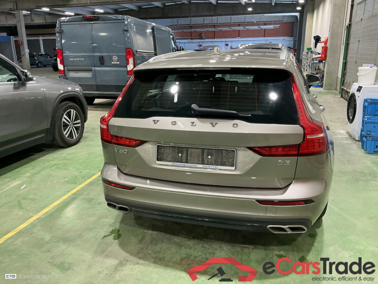 VOLVO V60 - 2018 2.0 B3 MHE Momentum Pro Geartronic #5