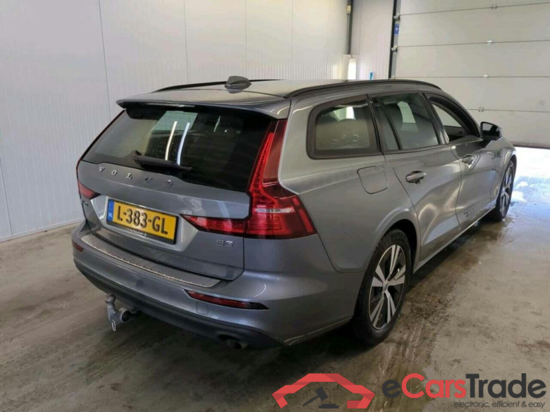 VOLVO V60 2.0 B3 Mom. Adv. #2