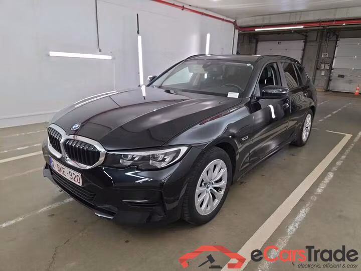 BMW 3 Reeks Touring 3 Reeks Touring 320e (150 kW) (PHEV) 150kW/204pk  5D/P Auto-8