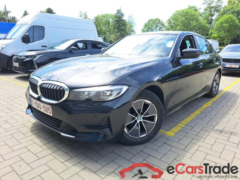 BMW - BMW 3 BERLINE 318dA 136PK Advantage Pack Business Plus With Heated Seats & Parking Assistant Pack