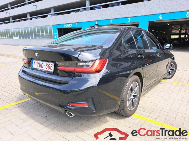 BMW - BMW 3 BERLINE 318dA 136PK Advantage Pack Business Plus With Heated Seats & Parking Assistant Pack #2