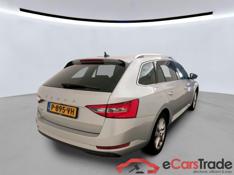 SKODA Superb Combi 110 kW #6