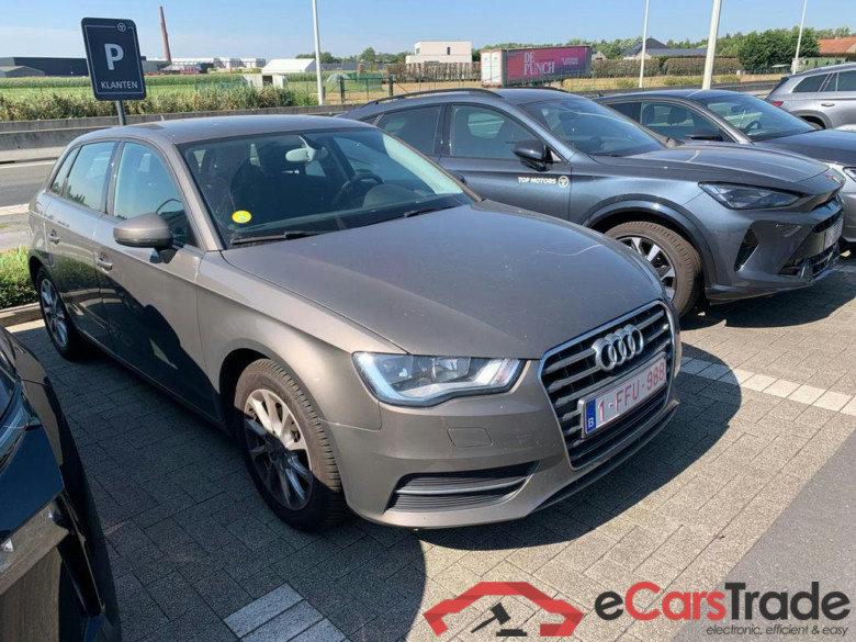 AUDI A3 Sportback Dsl A3 Sportback 1.6 TDi Attraction #2