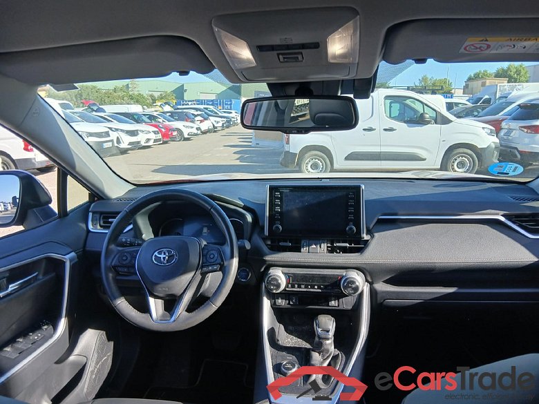TOYOTA Rav4 / 2018 / 5P / todoterreno 2.5l 220H Advance 4WD #3