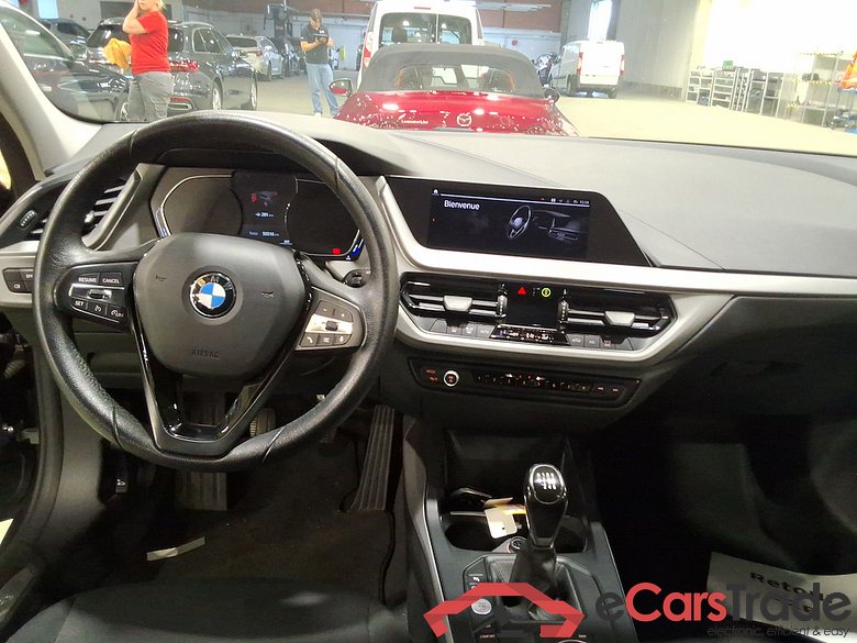 BMW 1 SERIES HATCH 1.5 118I (100KW) #6