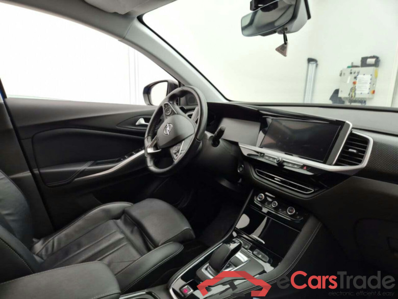 OPEL Grandland 1.6 TurboHy Ultimate #3