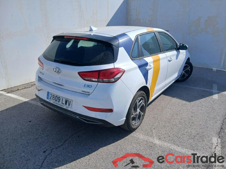 HYUNDAI i30 / 2020 / 5P / berlina con portón 1.0 TGDI 48V Klass #2