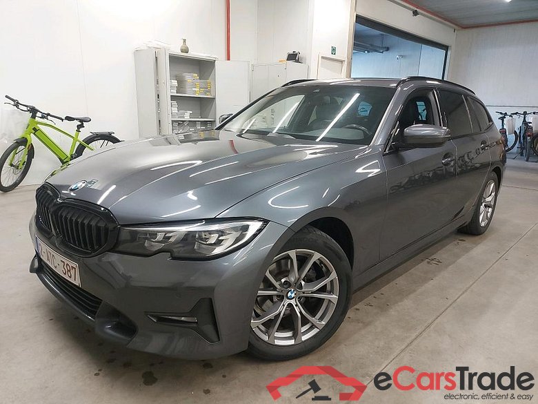 BMW - BMW 3 TOURING 318dA 136PK Sport Pack Business & PDC Front & Rear