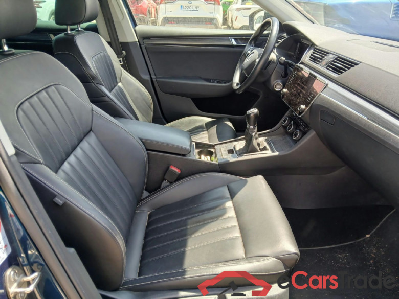 SKODA Superb / 2019 / 5P / berlina con portón 2.0 TDI 110kW (150CV) Style #6