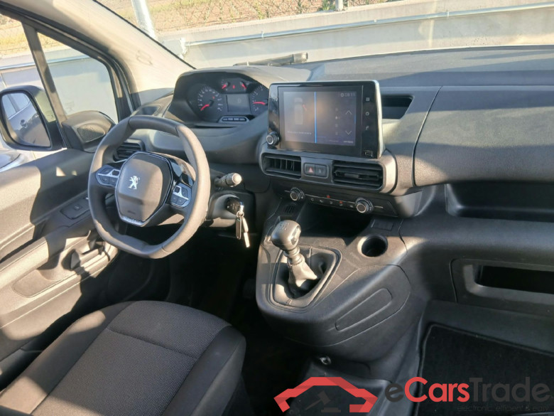 PEUGEOT Partner / 2018 / 4P / furgón derivado de turismo Premium Standard 600kg BlueHDi 73kW (AC) #3