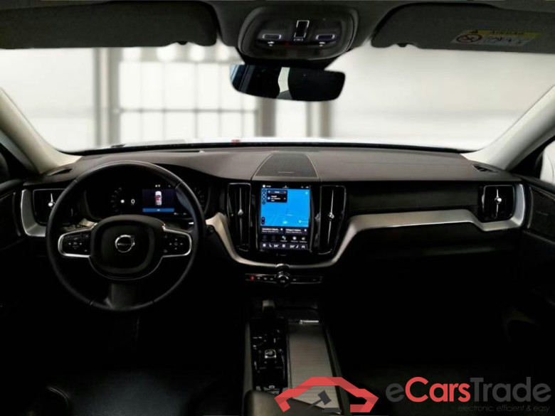 VOLVO XC60 / 2021 / 5P / SUV B4 D AWD AUTOMATICO ULTIMATE DARK #3