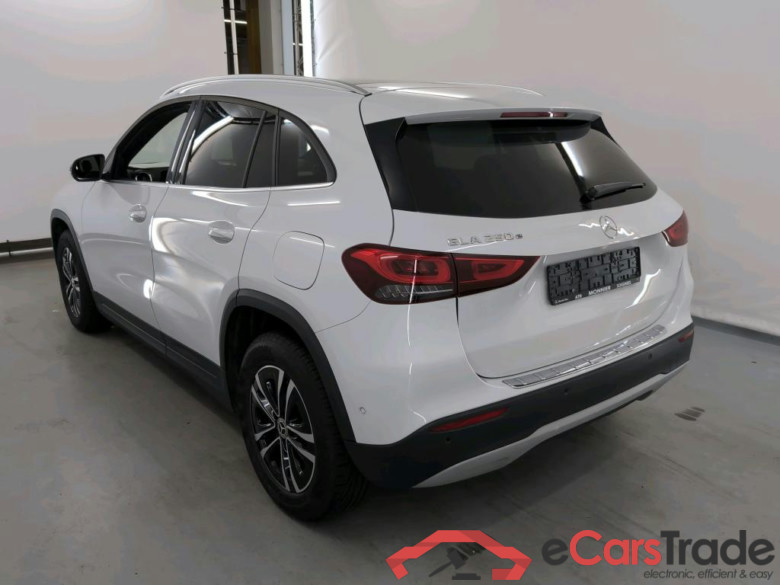 MERCEDES-BENZ GLA 1.3 GLA 250 E DCT BUSINESS LINE #3