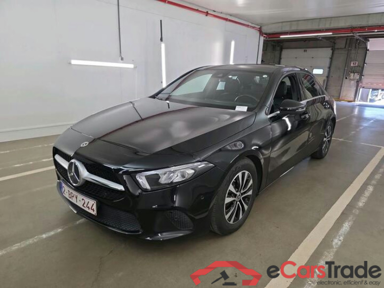 Mercedes A 180d Limo Aut. Pano LED Widescreen Navi 1/2 Sport-Leather KeylessGo Camera Klima PDC ...