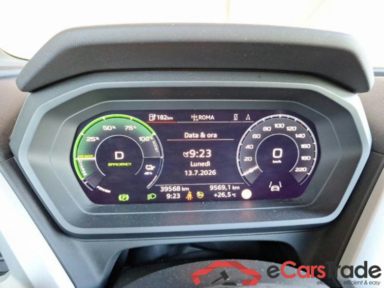 AUDI Q4 E-TRON / 2021 / 5P / SUV 50 E-TRON QUATTRO S LINE EDITION #4