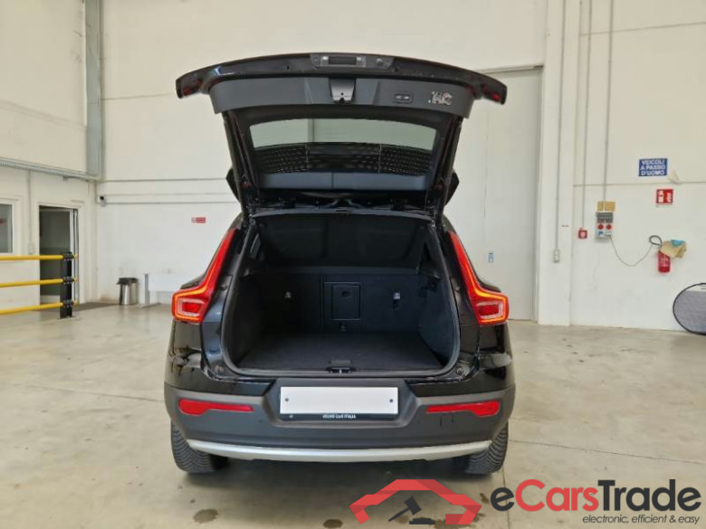 VOLVO XC40 / 2017 / 5P / SUV T3 AUTOMATICO MOMENTUM PRO #5