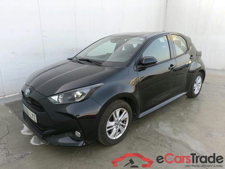TOYOTA YARIS 1.5 120H Business Plus