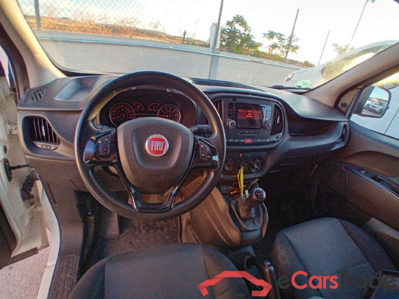 FIAT Doblò Cargo/2015/4P/furgón derivado de turismo Cargo SX 1.3 Mjet 70 kW (95 CV) #3