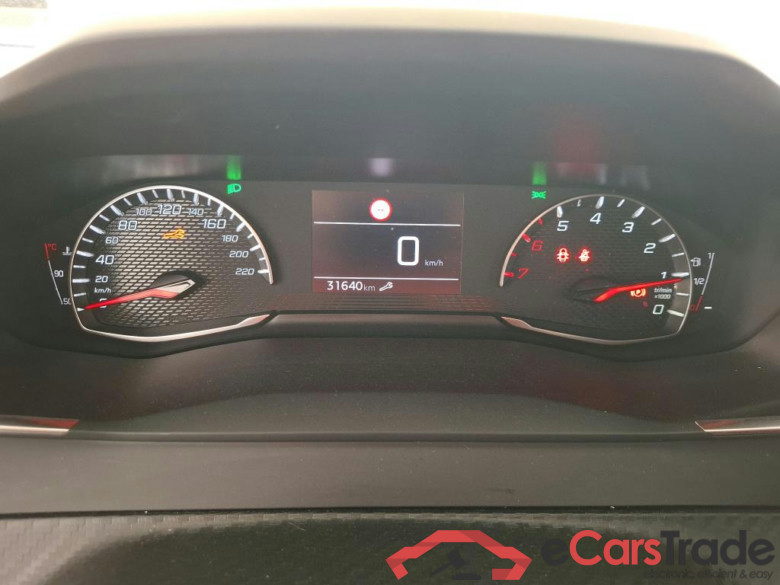 PEUGEOT 208 / 2023 / 5P / Berline PureTech 100 S&S Active #6