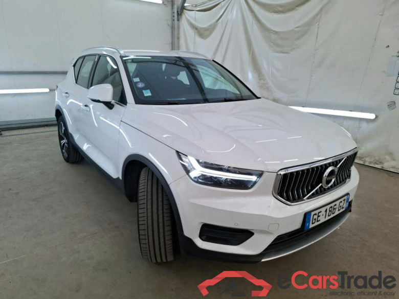 VOLVO XC40 / 2017 / 5P / SUV Recharge T4 211 DCT7 Inscription Busi #4