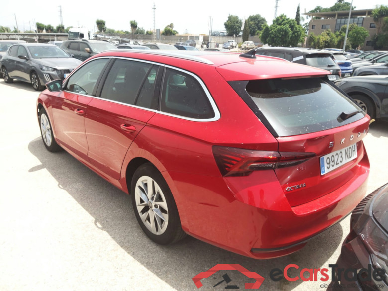 SKODA Octavia 2.0 TDI 110 kW (150CV) DSG 7 vel AutomÃ¡tico Combi Design(Pano-Roof + Winterpack) #2