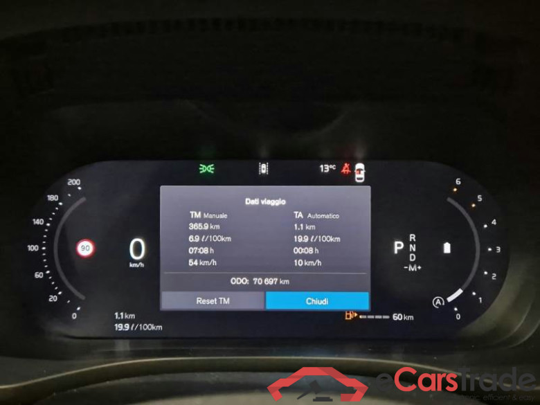 VOLVO XC60 / 2021 / 5P / SUV B4 D AUTOMATICO PLUS DARK #4