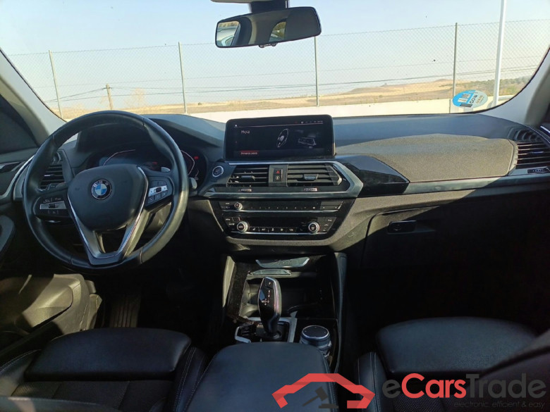 BMW X4 / 2018 / 5P / todoterreno xDrive20d #3