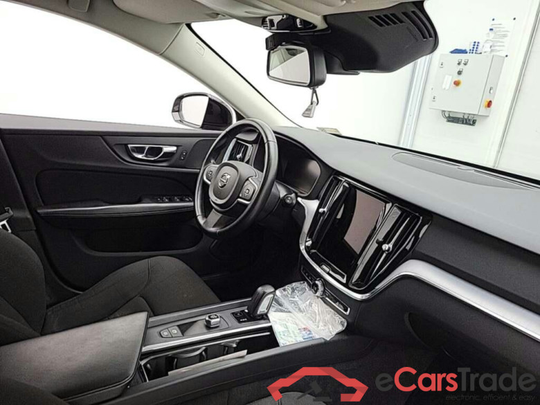 VOLVO V60 2.0 B3 Mom. Adv. #3