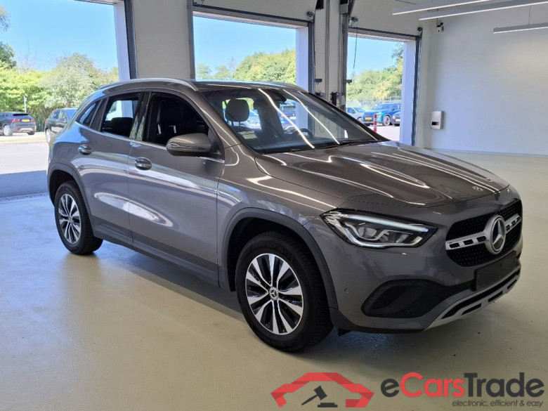 Mercedes GLA 200d Aut. LED Widescreen Navi 1/2 Sport-Leather KeylessGo Klima PDC ... #2