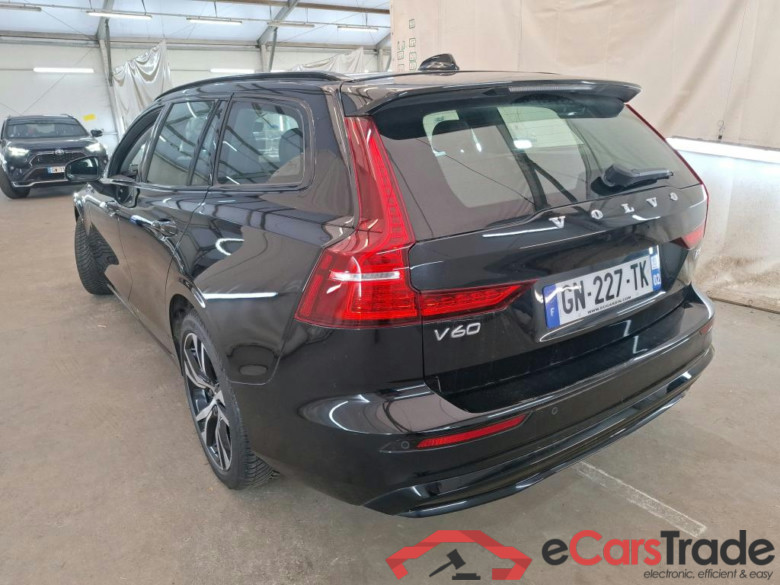 VOLVO V60 / 2018 / 5P / Break B4 197 Geartronic 8 Plus Dark #2