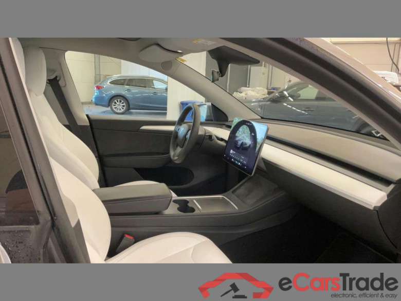 TESLA Model Y Dual Motor AWD #6
