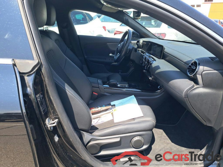 MERCEDES-BENZ CLA / 2019 / 4P / coupé CLA 200 D DCT #6